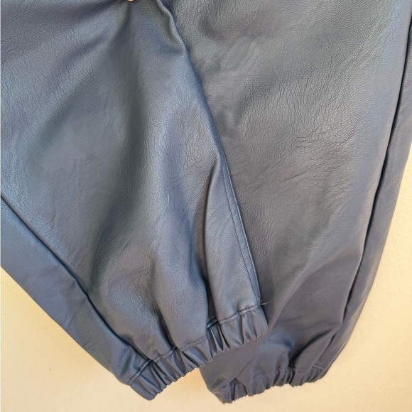 BOGO! NWT KanCan βNellyβ faux leather cargo joggers - Picture 11 of 17